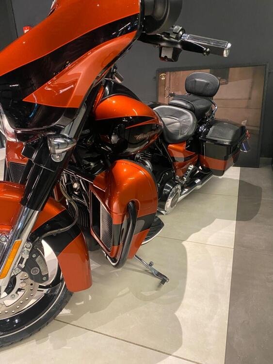 Harley-Davidson 117 Street Glide (2018 - 20) - FLHXSE (2)