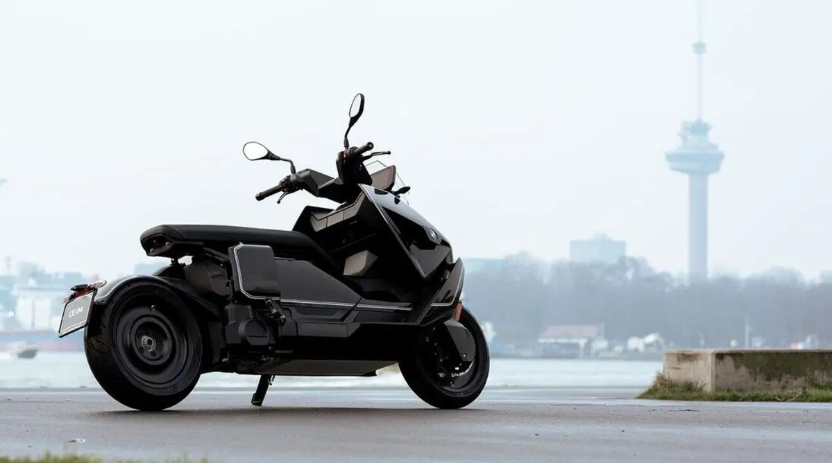 CE 04 100 Years Edition. L'omaggio di BMW alla R32 nata cento anni fa [GALLERY] (5)