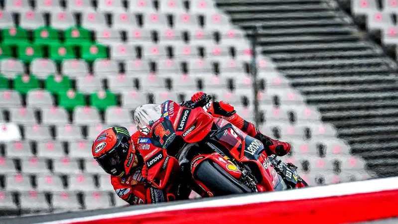 MotoGP 2023. GP del Portogallo. Monito di Pecco Bagnaia sulla sicurezza: "Sono quattro anni che ci lamentiamo della ghiaia, l'anno scorso mi prendevano in giro"