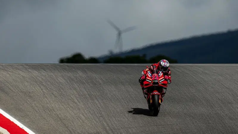 MotoGP 2023. GP del Portogallo. Enea Bastianini: "Jack Miller? L'ho tirato senza troppi problemi, colpa mia"