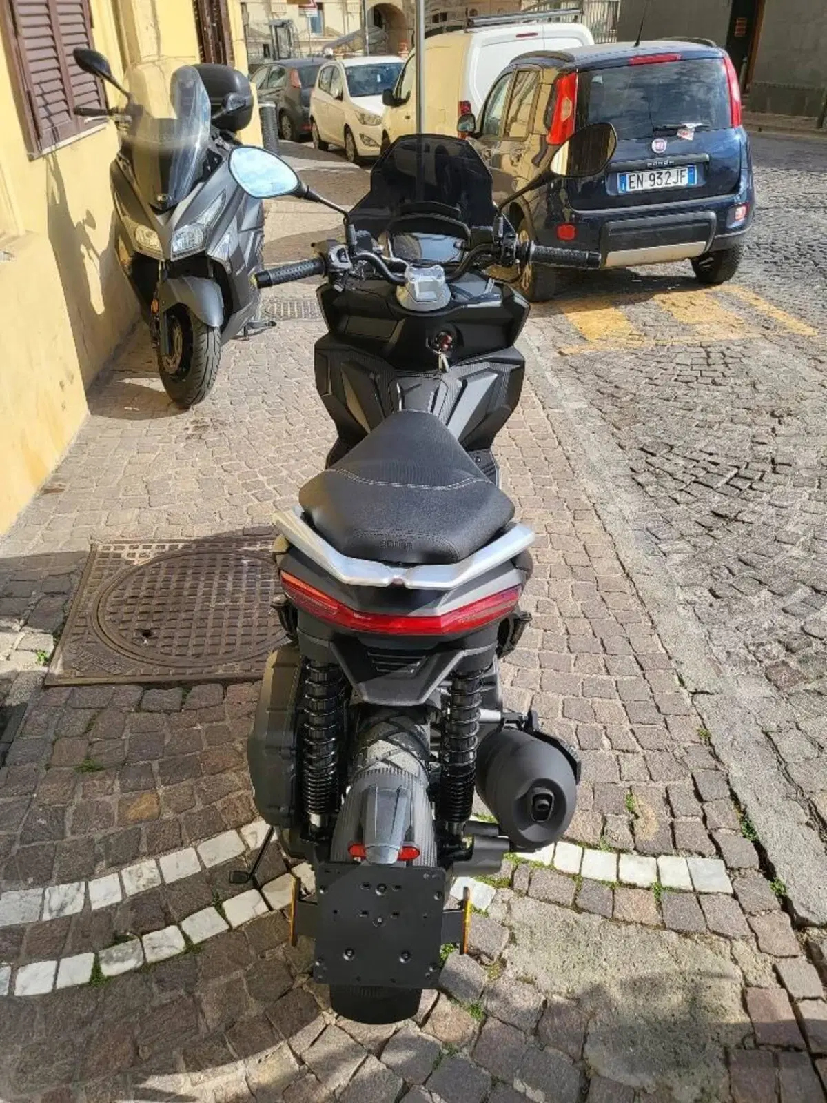 Aprilia SR GT 200 (2022 - 24) (4)