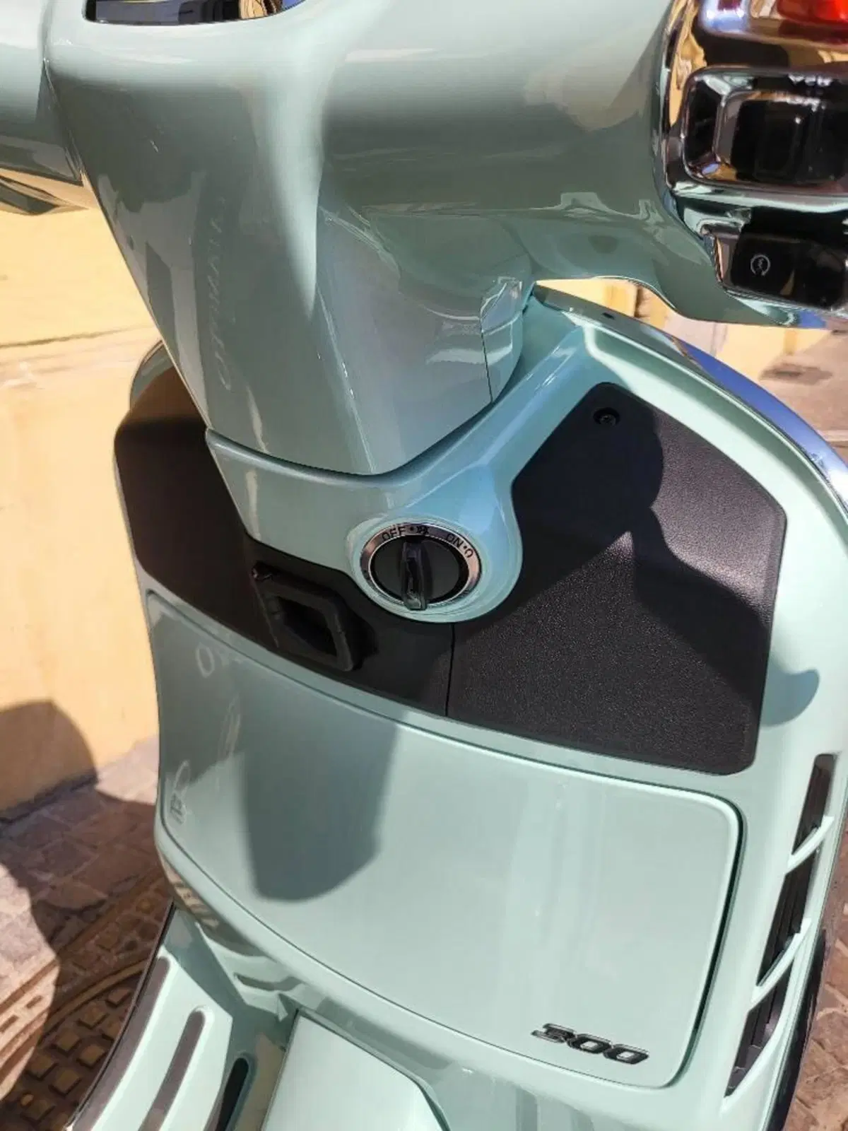 Vespa GTS 300 (2023 - 24) (8)