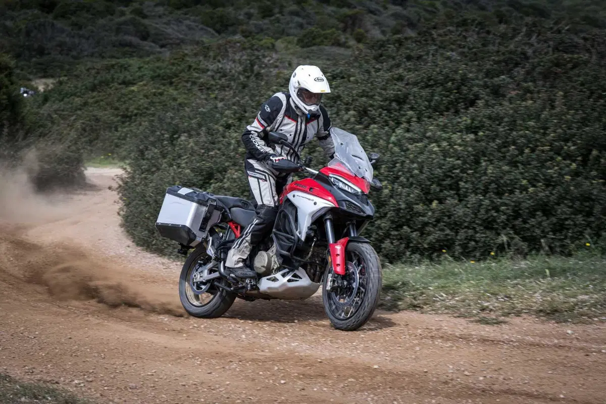 Ducati Multistrada V4 Rally: il TEST della Multi più esagerata! Col commento di Claudio Domenicali (8)