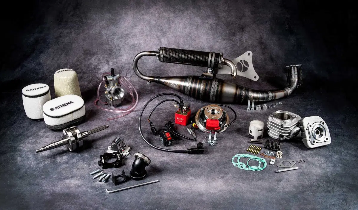 Athena: kit racing per Yamaha-Minarelli orizzontale (11)