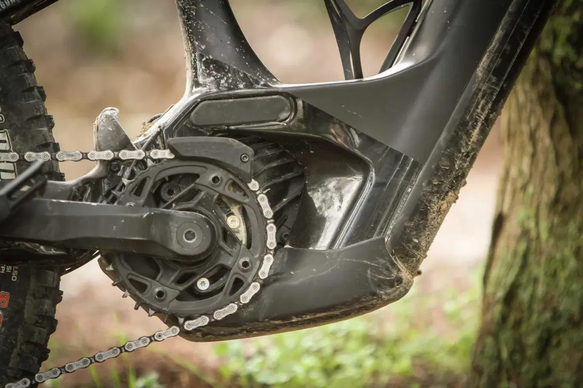 Confronto tra motori e-bike: Shimano EP8 e Bosch Gen 4 Performance CX. Quale scegliere? [VIDEO] (6)