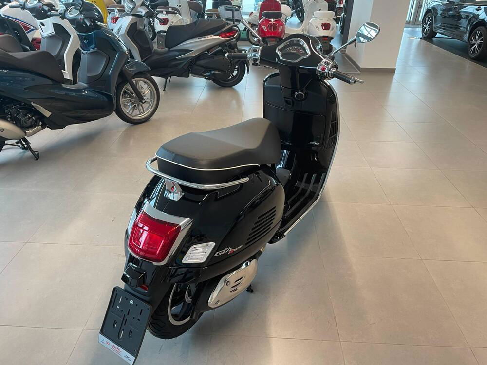 Vespa GTS 300 Super (2023 - 24) (5)