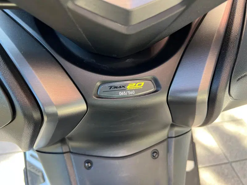 Yamaha T-Max 560 20° anniversario (2021) (5)
