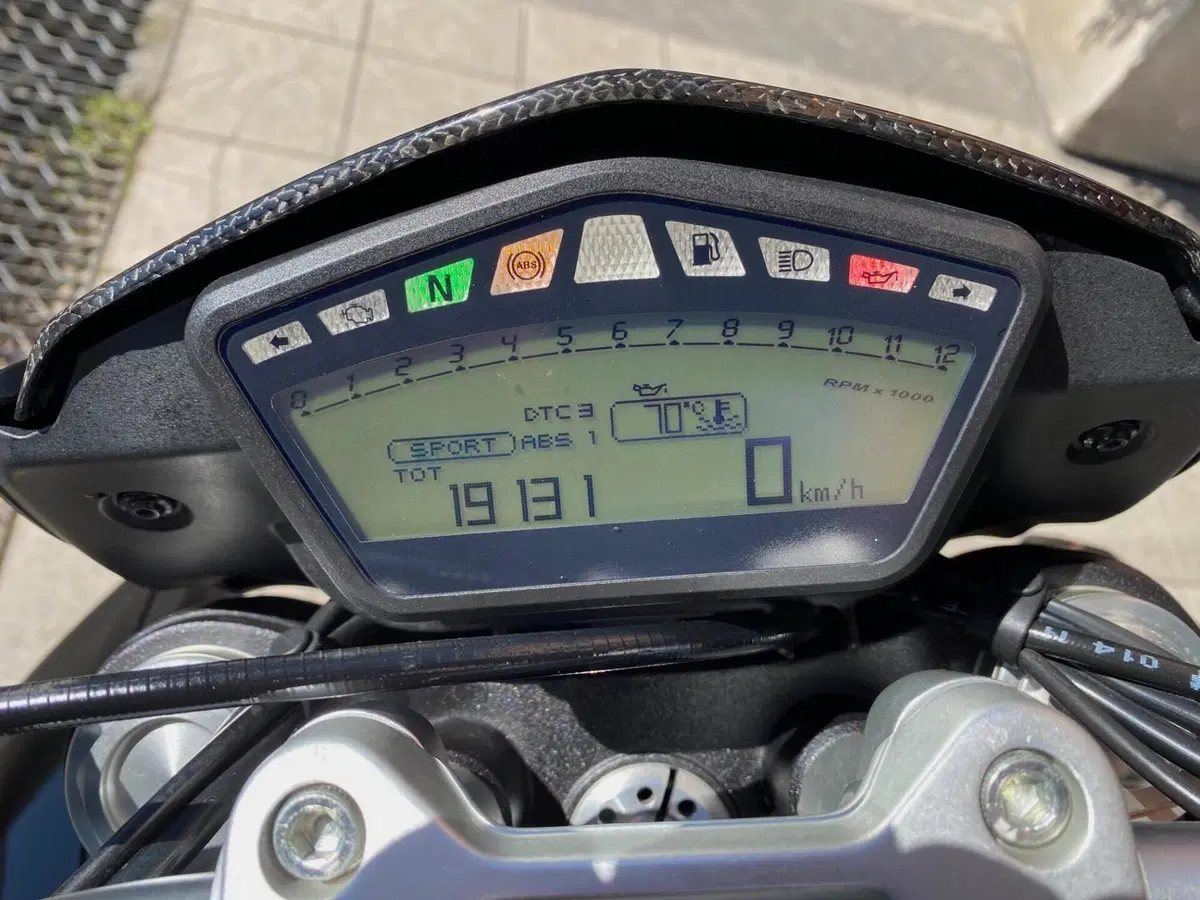Ducati Hypermotard 821 (2013 - 15) (5)