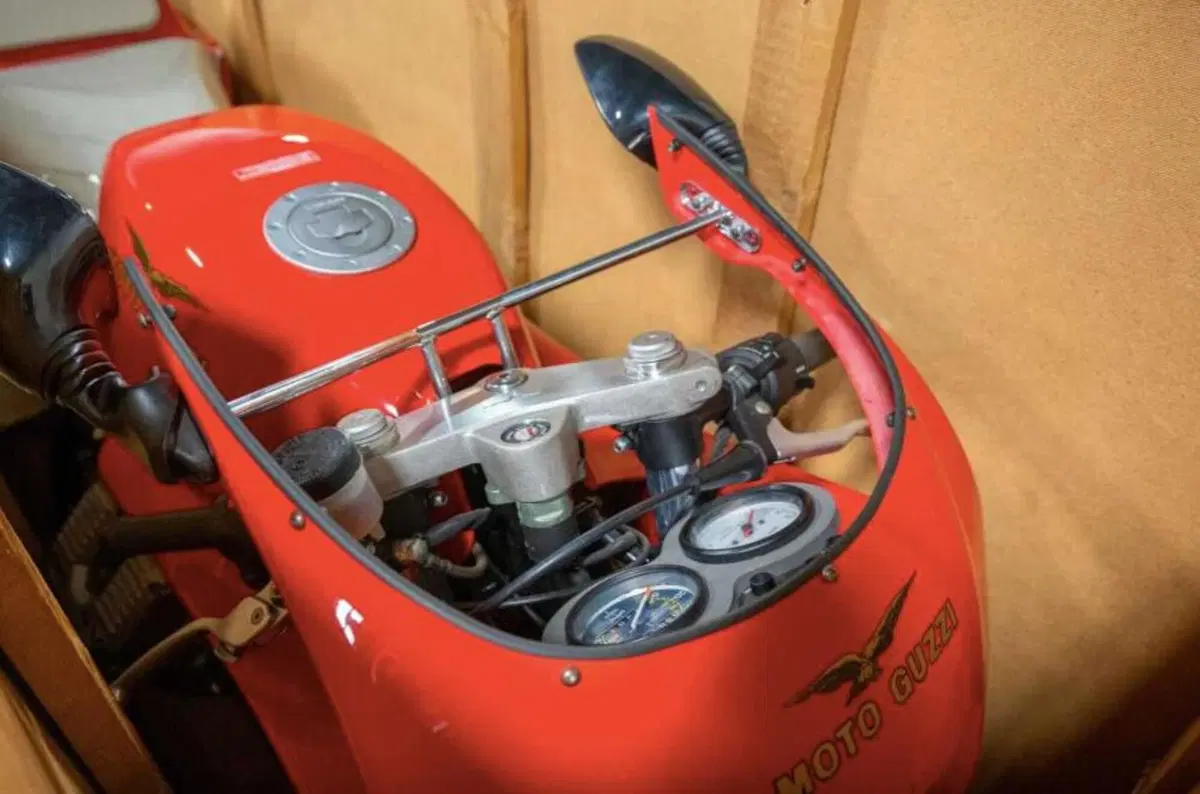 Ecco quanto vale una Moto Guzzi Daytona 1000 del 1993 ancora nella scatola (4)
