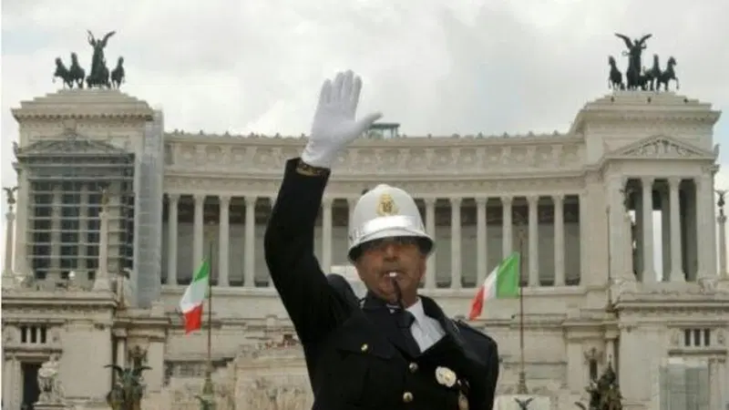 Nico Cereghini: "I vigili di Roma, di Milano, e noi"