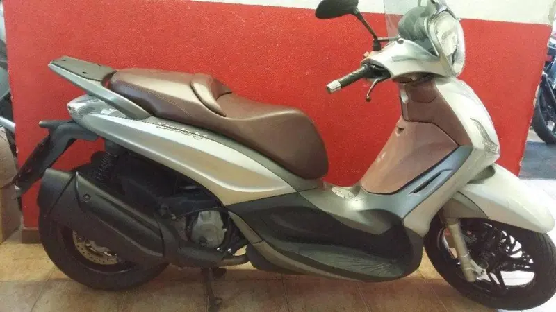 Piaggio Beverly 350 SportTouring ie (2011 - 15)