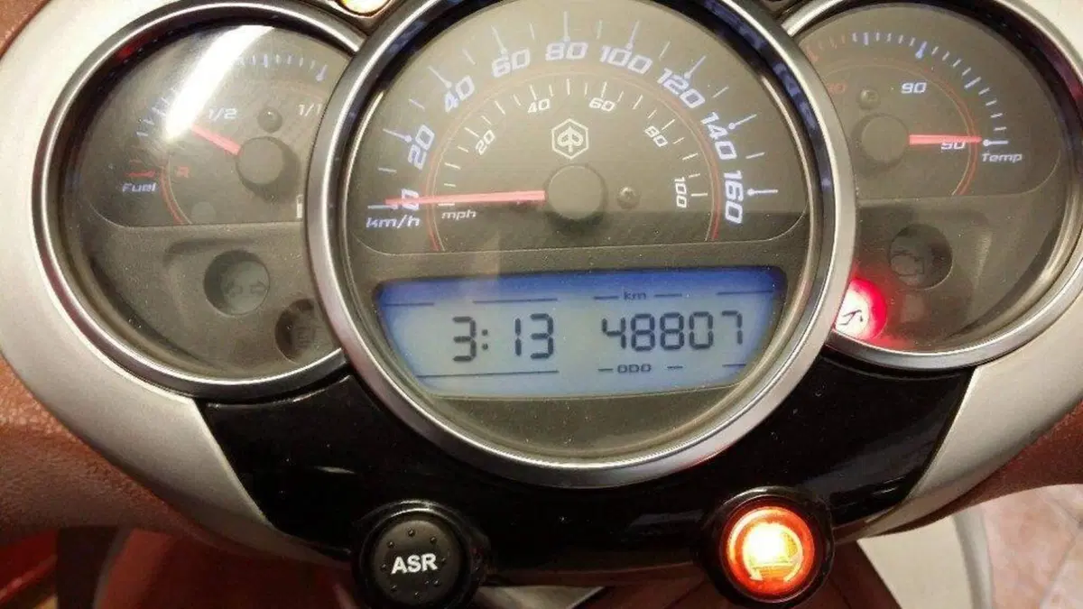Piaggio Beverly 350 SportTouring ie (2011 - 15) (3)