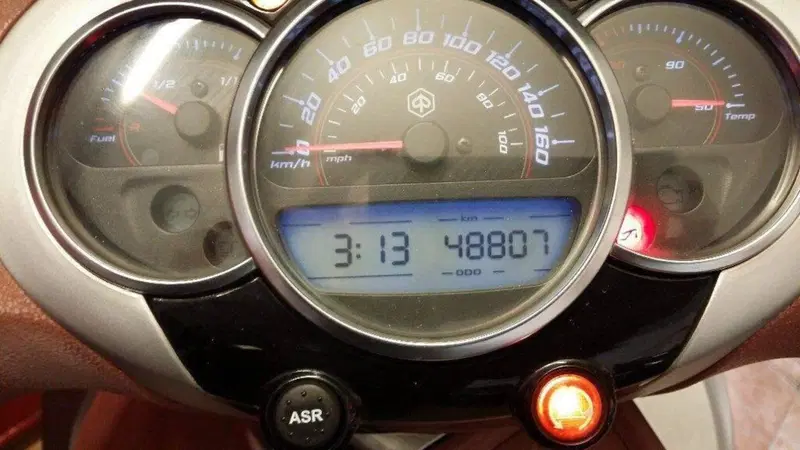 Piaggio Beverly 350 SportTouring ie (2011 - 15) (3)