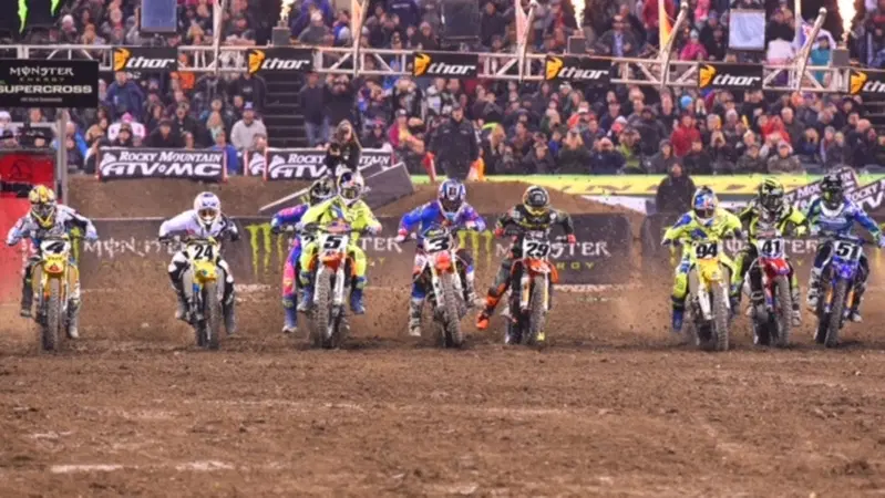 AMA Supercross. Grande spettacolo in attesa della Dakar
