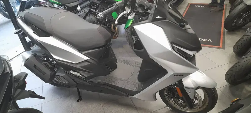 Kymco KRV 200 (2023 - 26) (2)