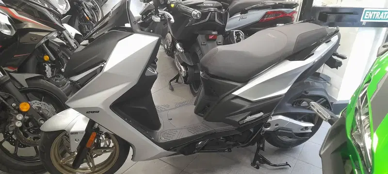 Kymco KRV 200 (2023 - 26) (7)