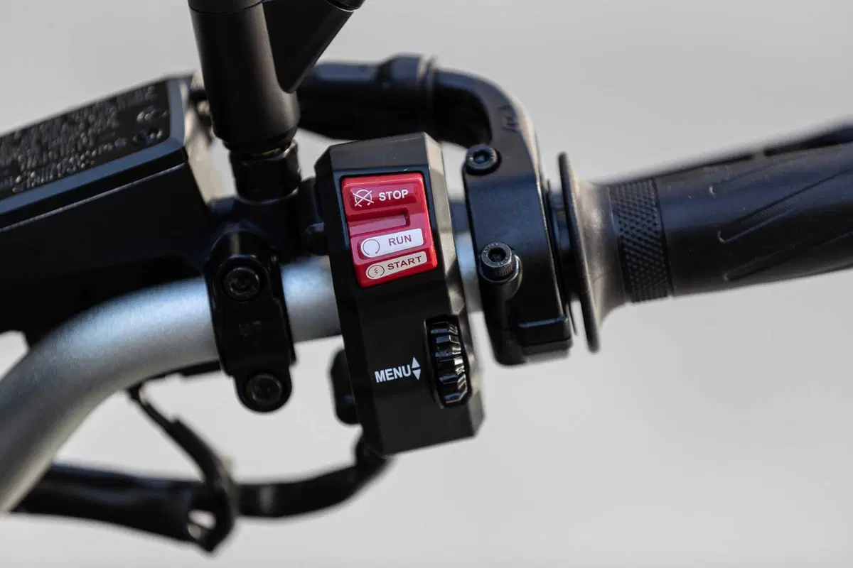 Yamaha MT-10SP e MT-07 2023 TEST