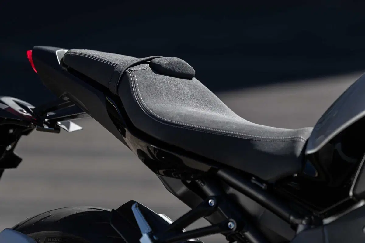 Yamaha MT-10SP e MT-07 2023 TEST (3)