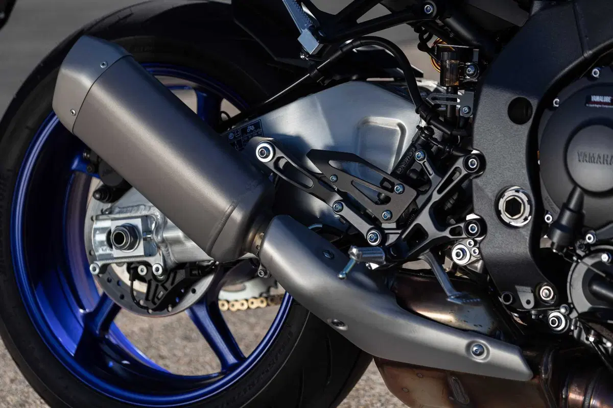 Yamaha MT-10SP e MT-07 2023 TEST (4)