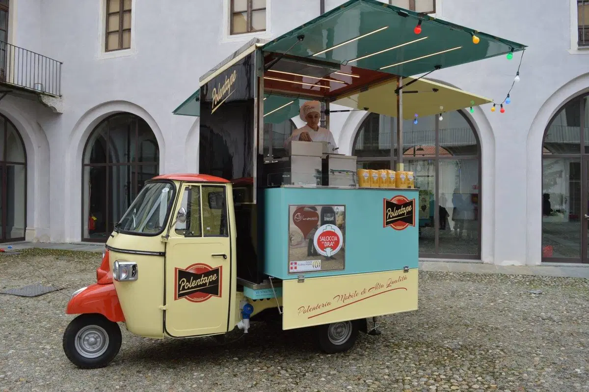 PolentApe: l'Ape Piaggio diventa un ristorante  (3)