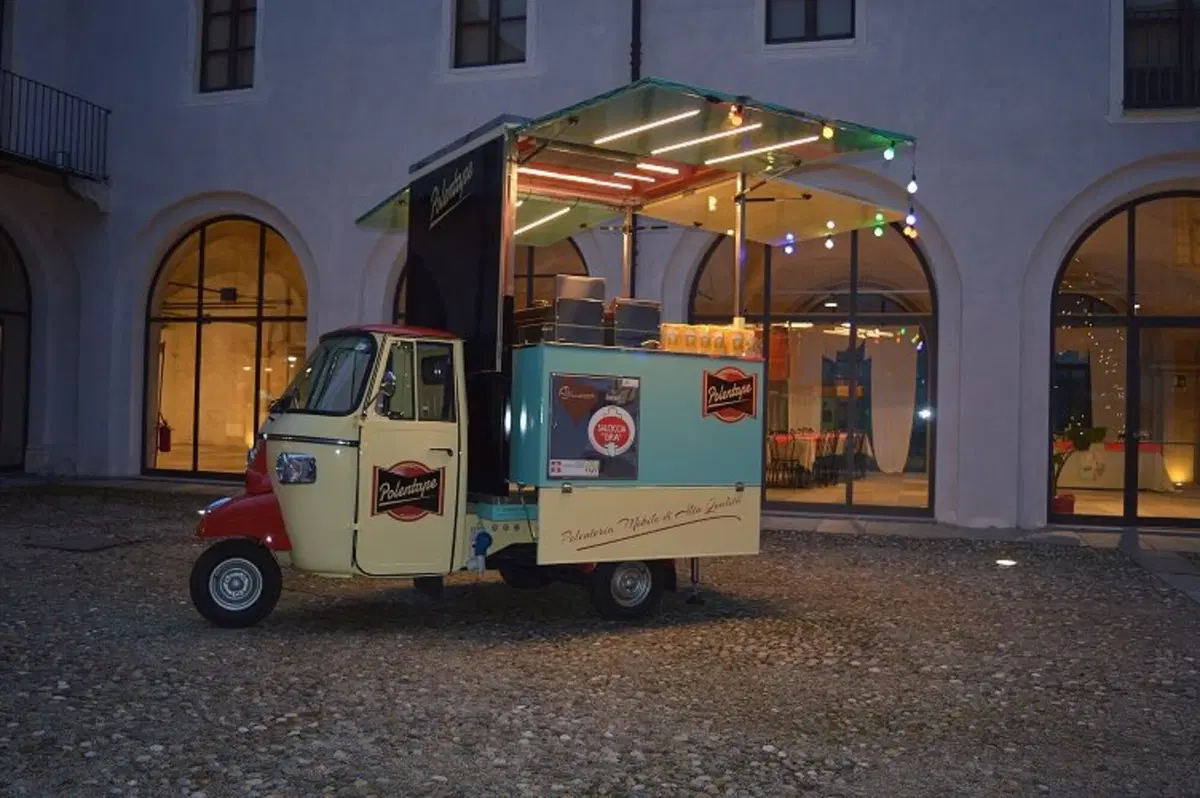 PolentApe: l'Ape Piaggio diventa un ristorante  (8)