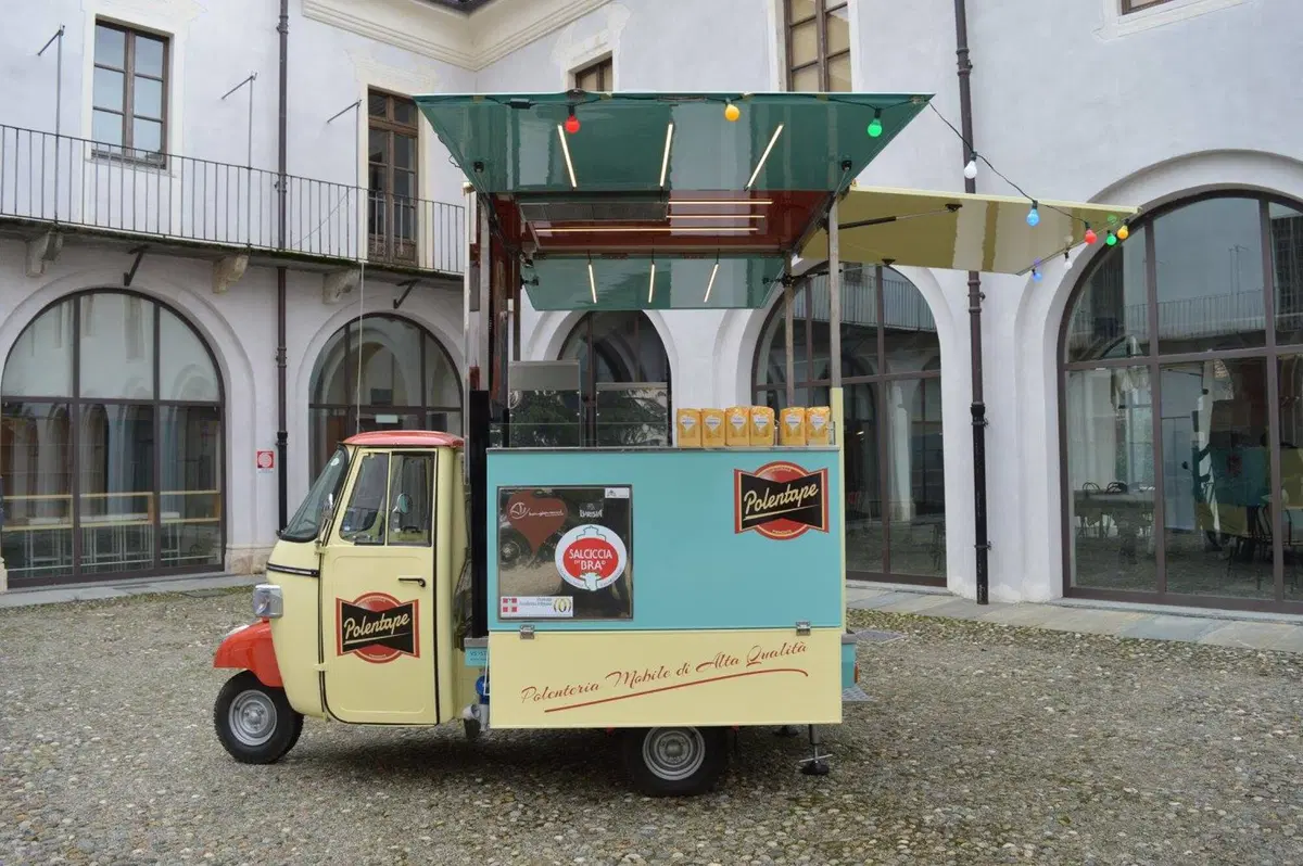 PolentApe: l'Ape Piaggio diventa un ristorante  (6)