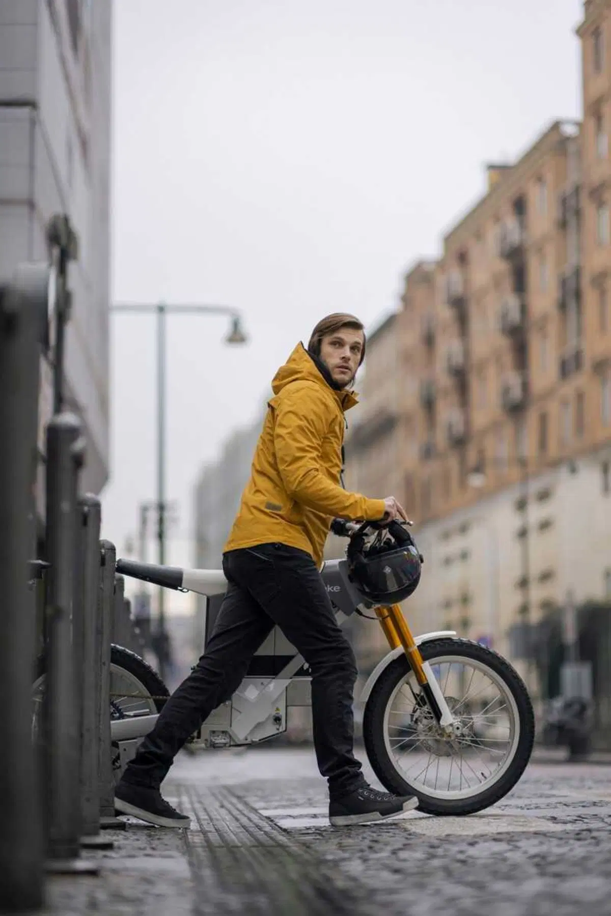 Innovazione e sostenibilità: Tucano Urbano inaugura la stagione con la giacca New Step