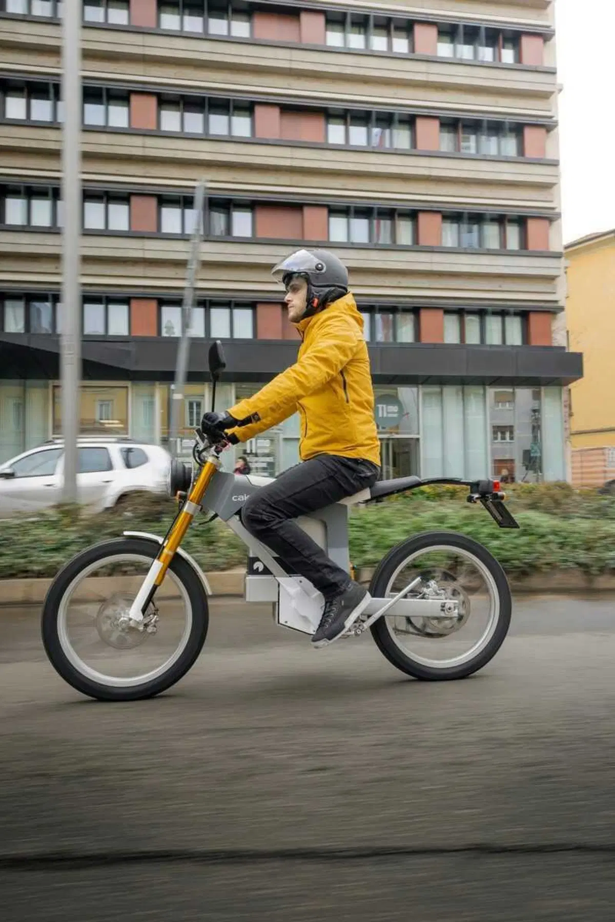 Innovazione e sostenibilità: Tucano Urbano inaugura la stagione con la giacca New Step (4)