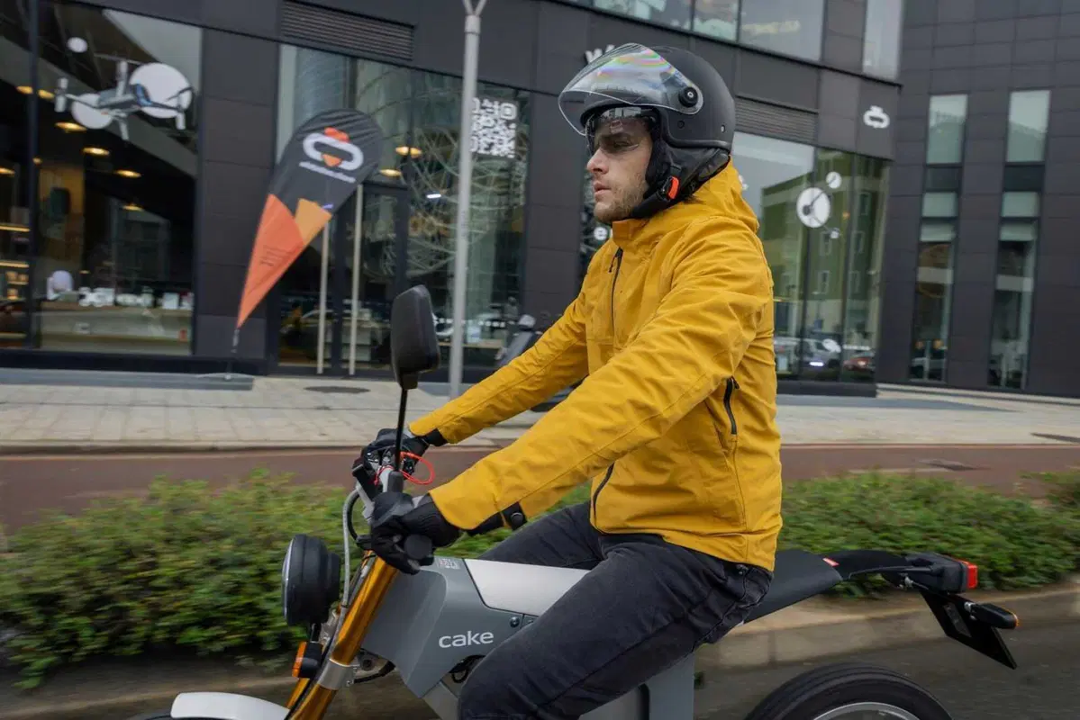 Innovazione e sostenibilità: Tucano Urbano inaugura la stagione con la giacca New Step (5)