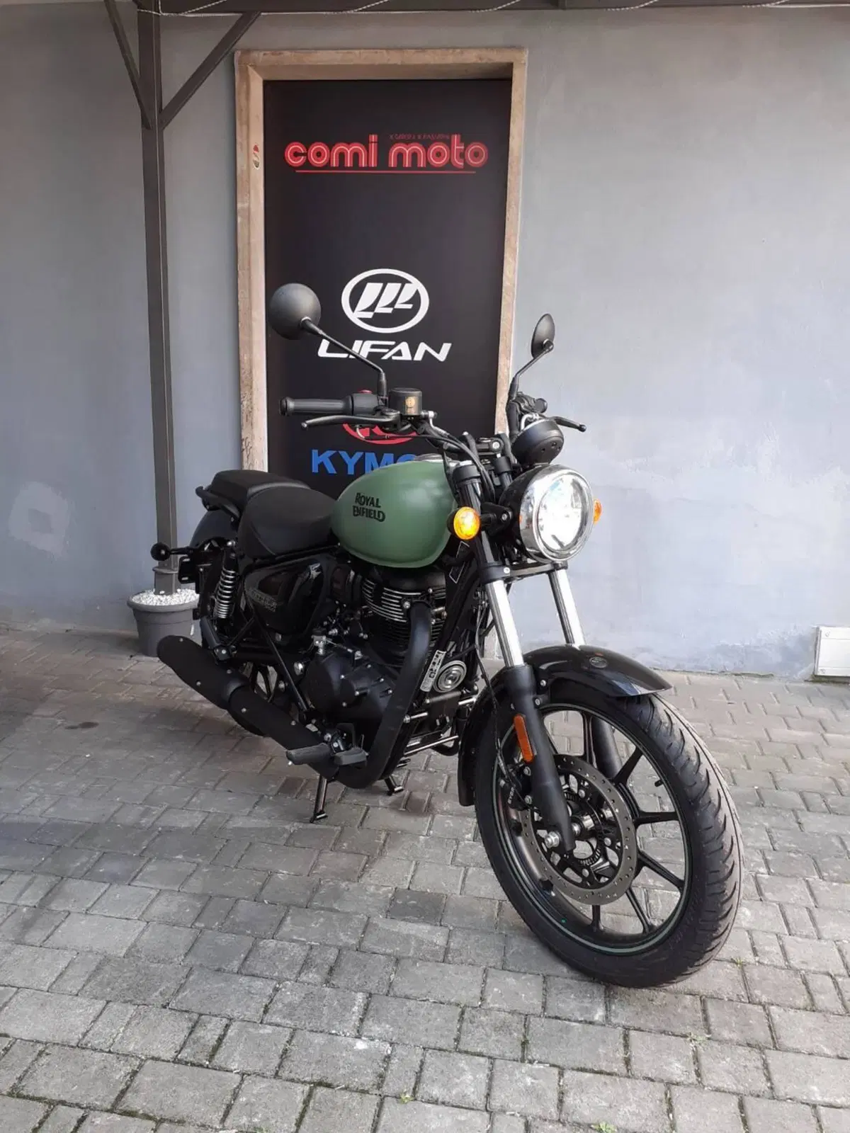Royal Enfield Meteor 350 (2021 - 26) (12)