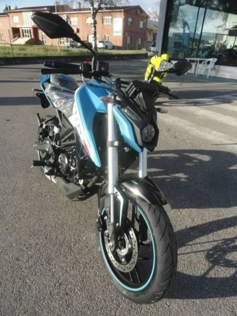 Voge Brivido 125R (2023 - 26) (2)