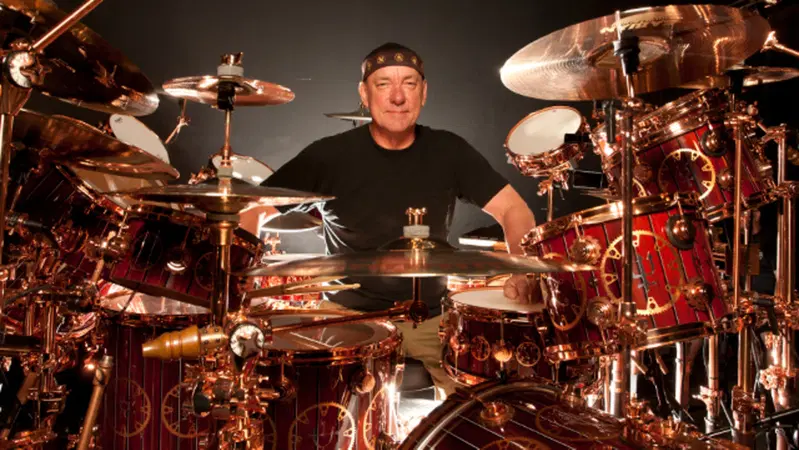 Libri per motociclisti. Neil Peart, "Il Viaggiatore Fantasma"