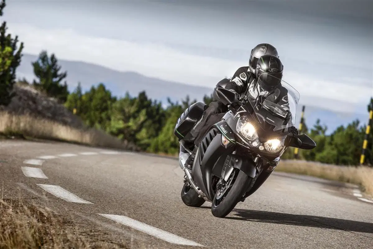 Kawasaki GTR 1400 GTR 1400 ABS (2015 - 16) (4)