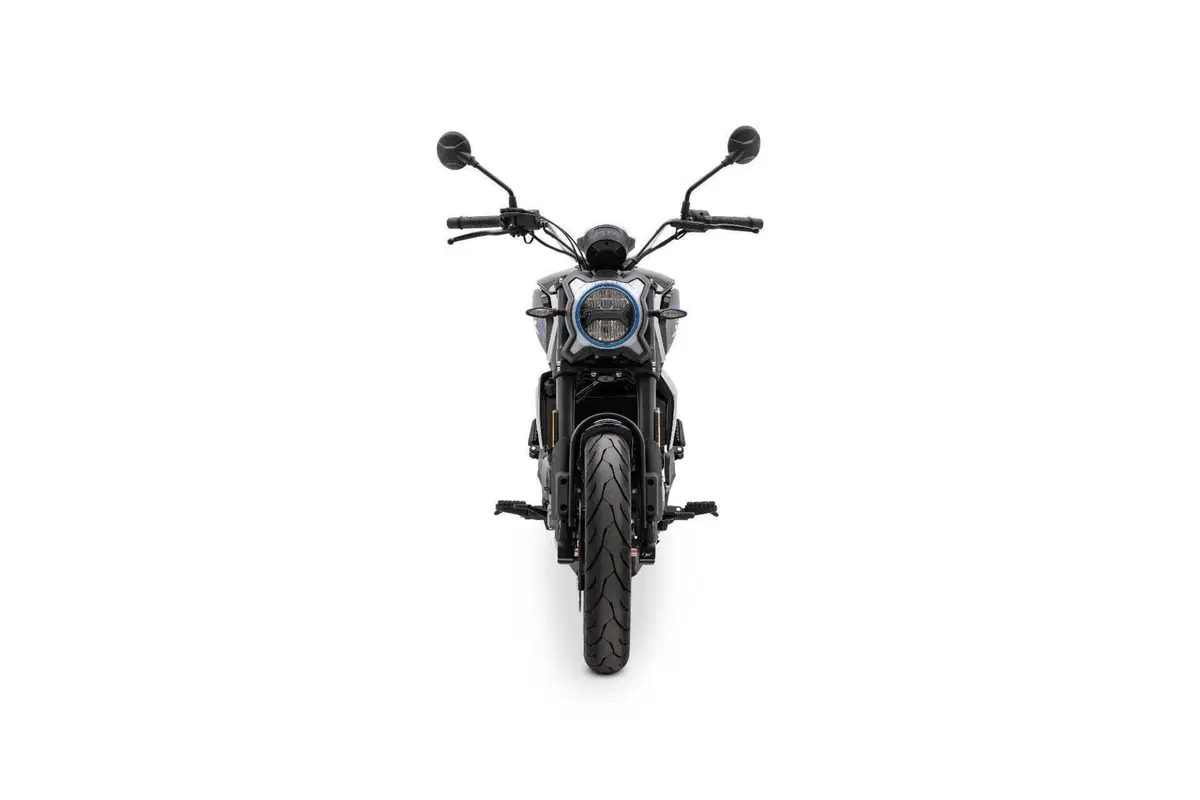 CFMOTO 300CL-X Heritage, la piccola neo-retrò (2)