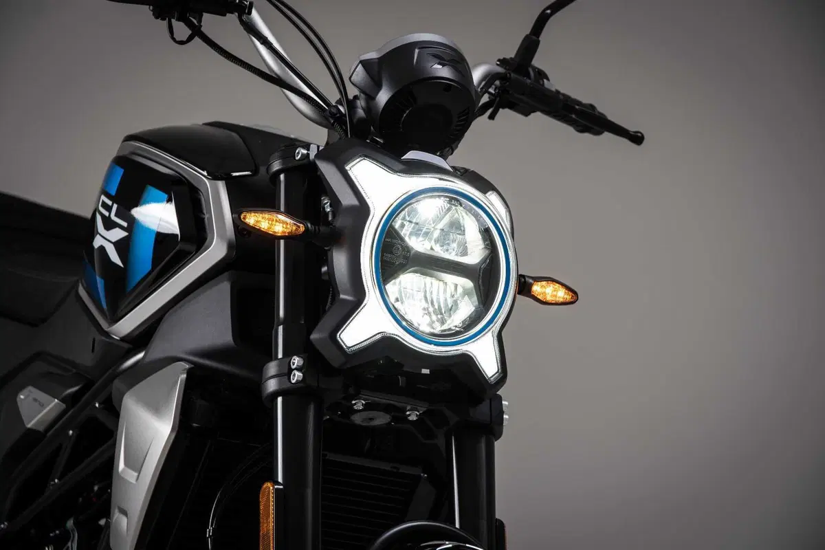 CFMOTO 300CL-X Heritage, la piccola neo-retrò