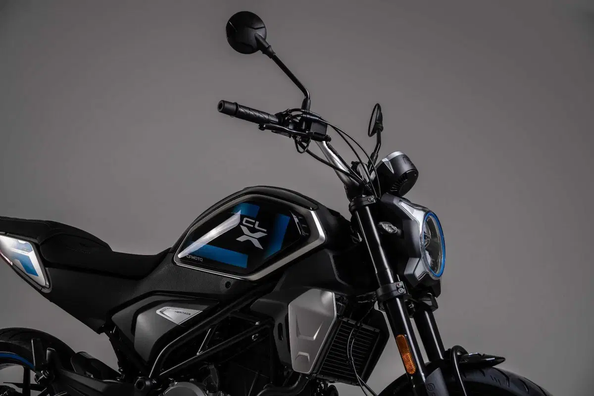 CFMOTO 300CL-X Heritage, la piccola neo-retrò (2)