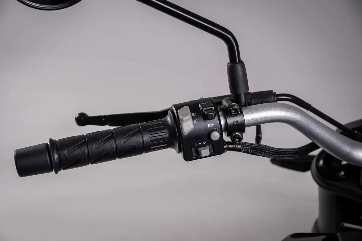 CFMOTO 300CL-X Heritage, la piccola neo-retrò (10)