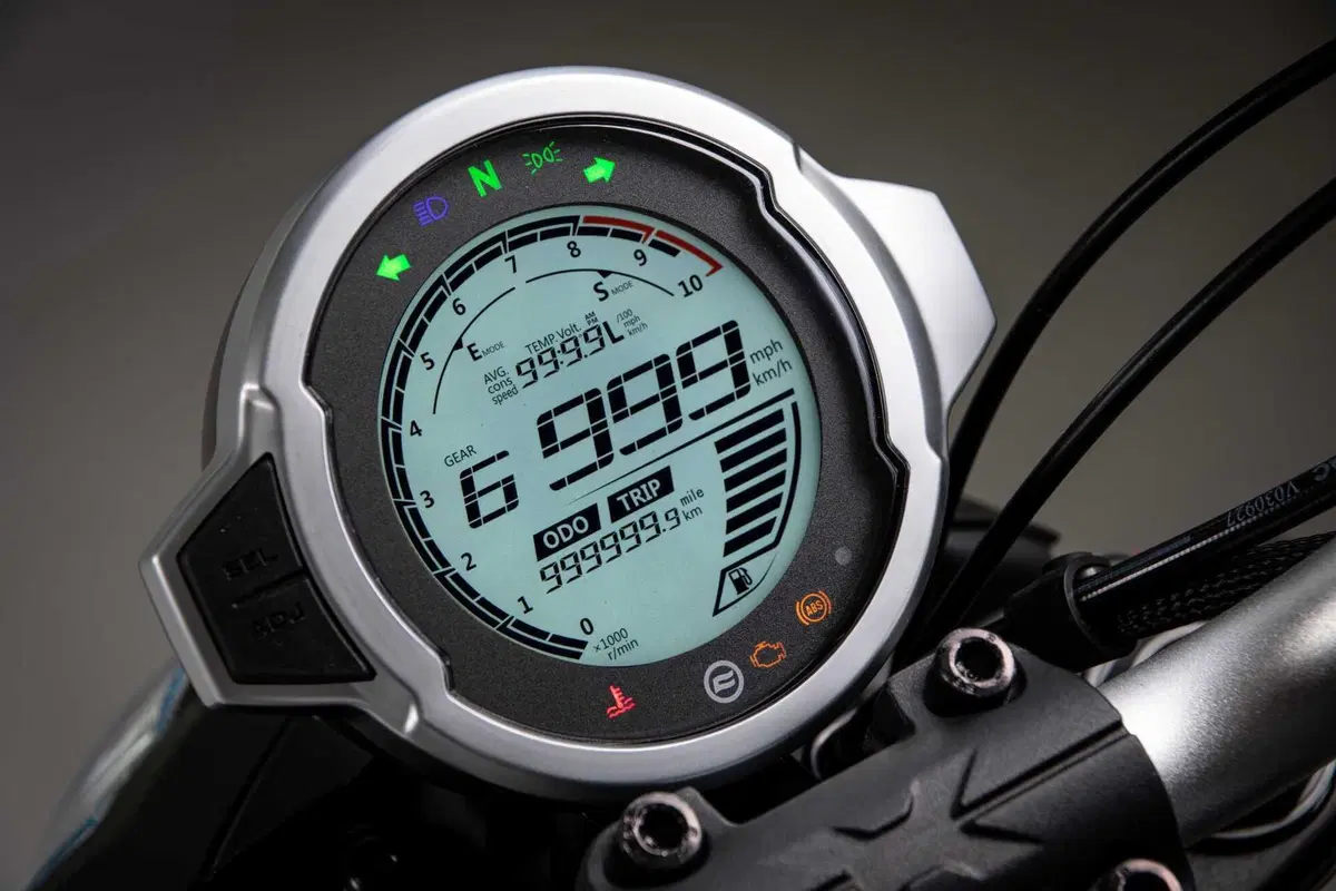CFMOTO 300CL-X Heritage, la piccola neo-retrò (11)