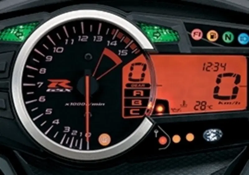 Suzuki GSX-R1000 GSX-R1000 ABS (2015 - 16) (8)