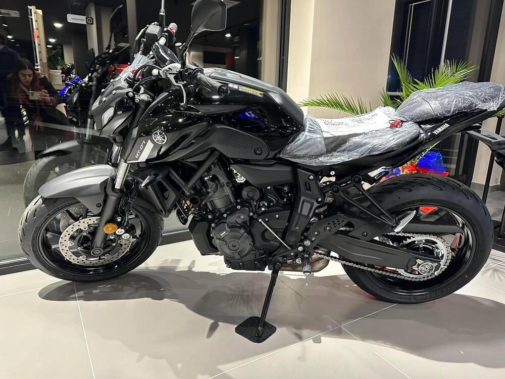 Yamaha MT-07 Pure (2023 - 24) (2)