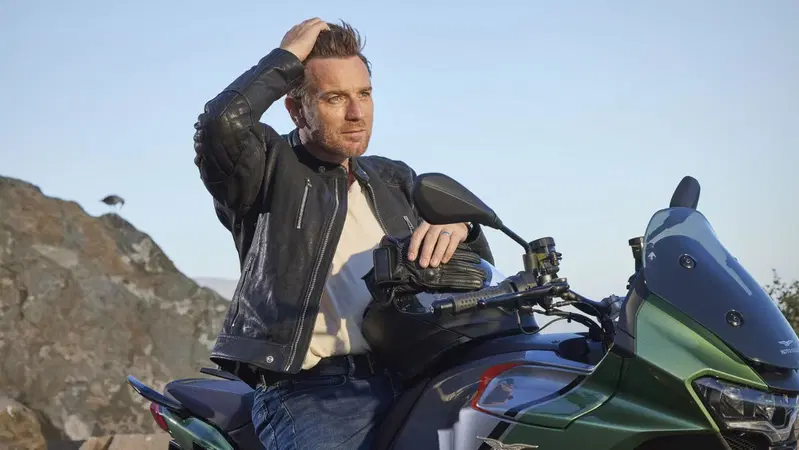 Moto Guzzi: "On To The Next Journey". Lo spettacolare spot con Ewan McGregor [VIDEO]