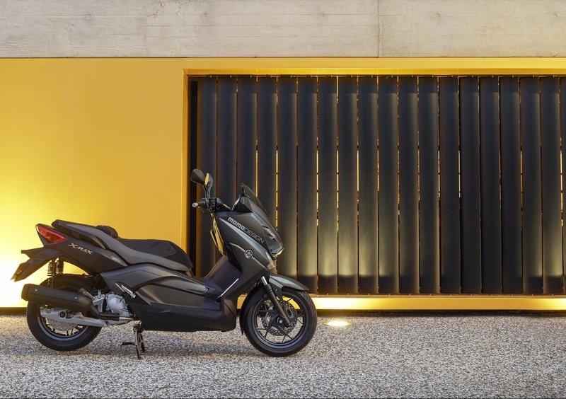 Yamaha X-Max 125 X-Max 125 Momodesign (2015 - 16) (5)