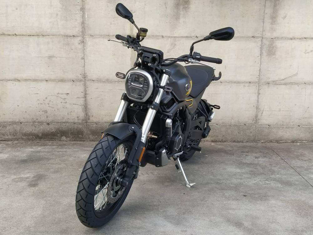 Voge Trofeo 525ACX Scrambler (2023 - 24) (2)