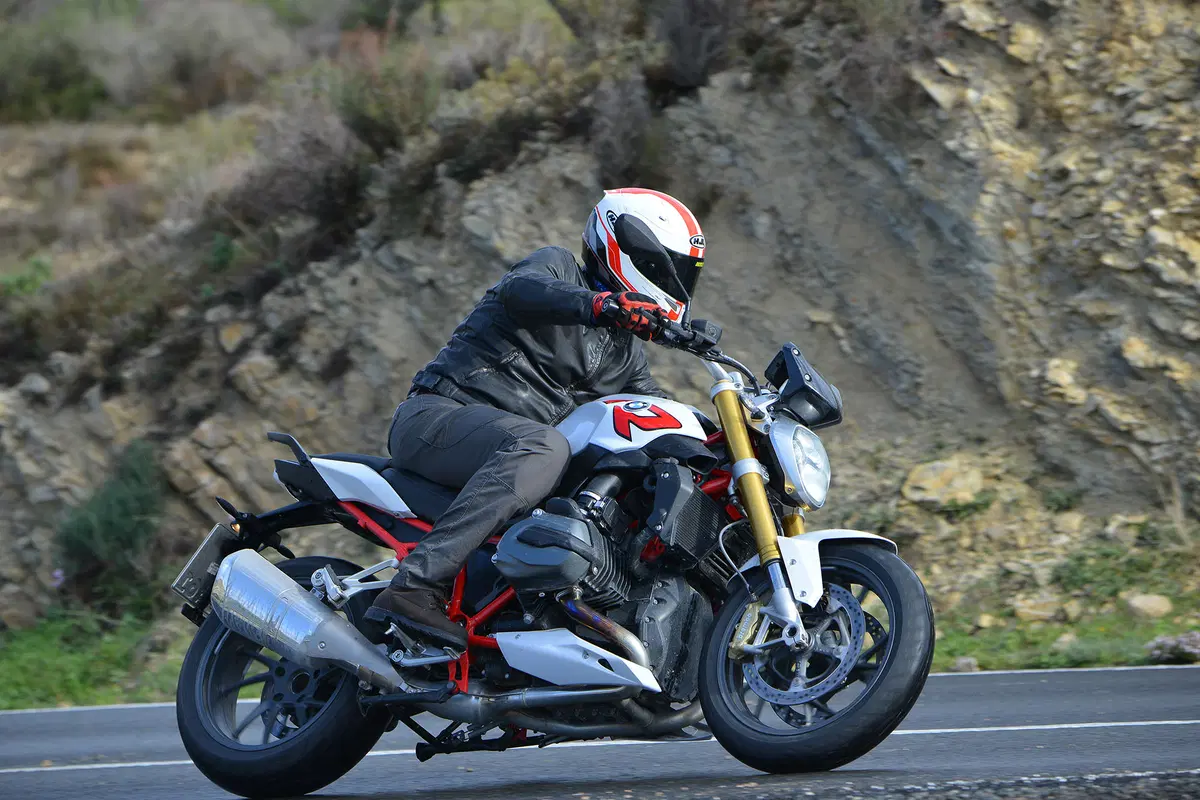 Bmw R 1200 R R 1200 R (2015 - 16) (12)
