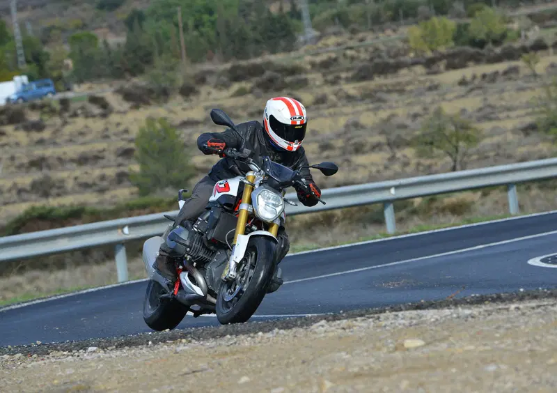 Bmw R 1200 R R 1200 R (2015 - 16) (13)