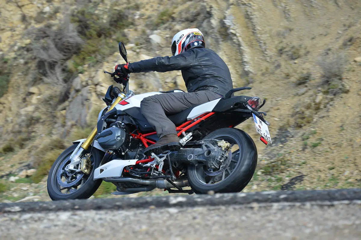 Bmw R 1200 R R 1200 R (2015 - 16) (16)