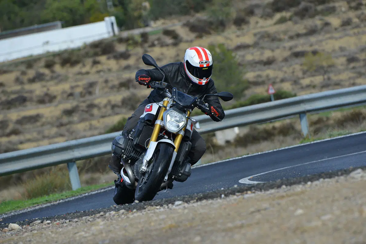 Bmw R 1200 R R 1200 R (2015 - 16) (23)