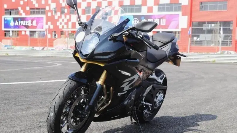 Benelli Tornado 402, arriva la supersportiva con dashcam