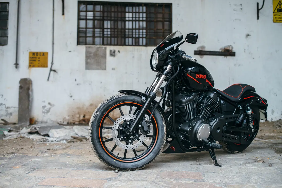 Yamaha XV 950 Garage Challenge (10)