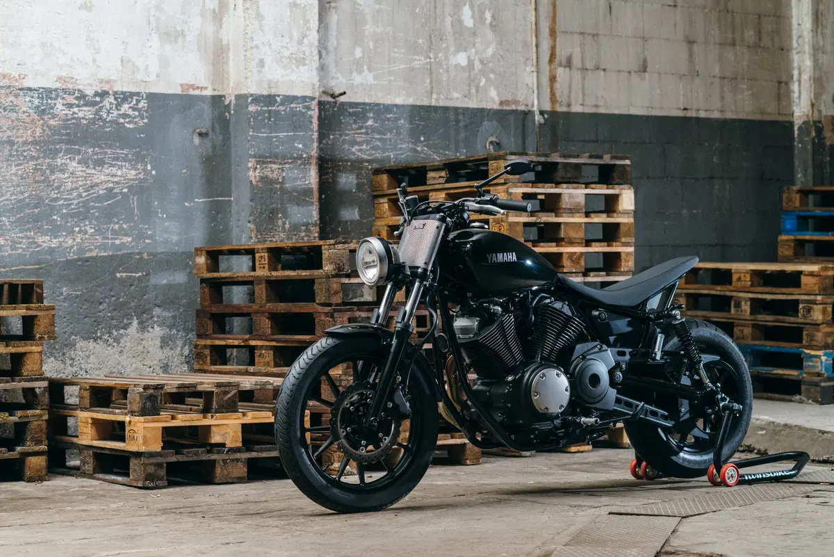 Yamaha XV 950 Garage Challenge (16)